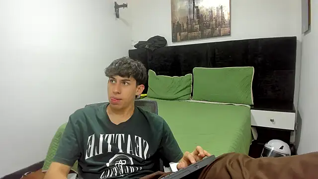 Aaron Spencer13 online show from September 2025 01:27:01 PM