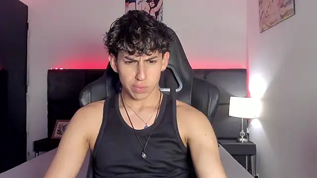 Aaron Spencer13 online show from October 2025 07:23:02 PM