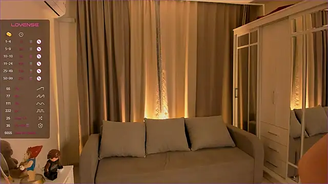 bootyfruttycutie online show from September 2025 06:57:02 PM