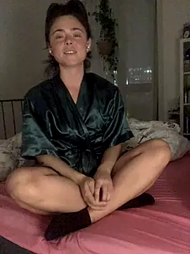 Mia Winters online show from October 2025 06:59:01 PM