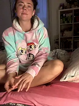 Mia Winters online show from October 2025 05:28:01 PM