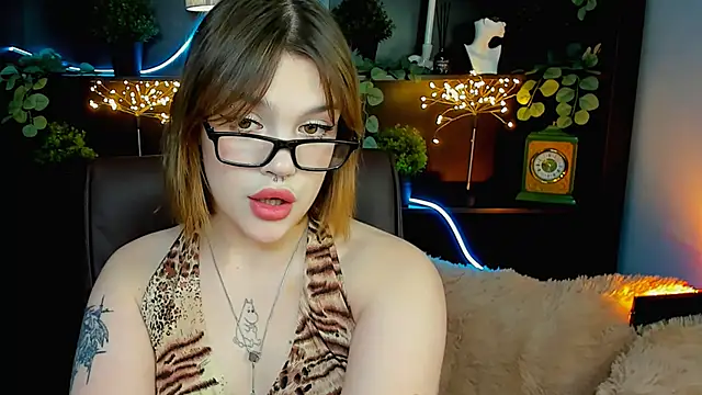 KiraRid online show from November 2025 04:53:02 PM