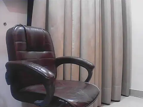 short girl  online show from September 2025 08:12:02 PM