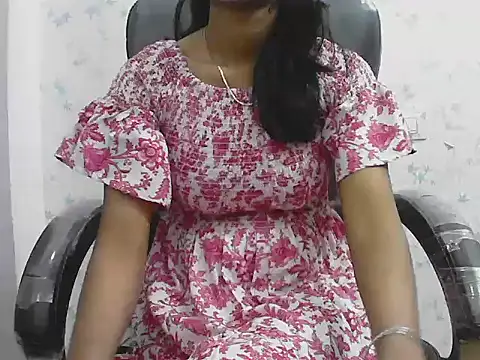 short girl  online show from March 2026 04:40:02 PM