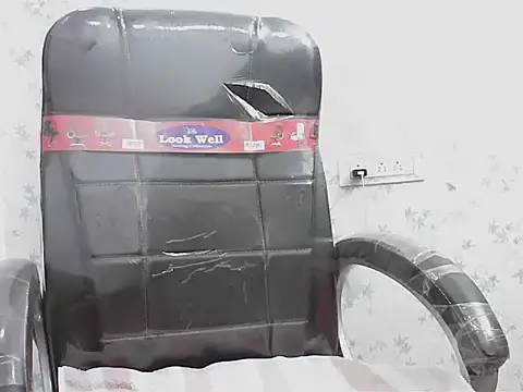 short girl  online show from April 2026 02:43:01 PM