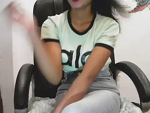 short girl  online show from July 2026 04:57:01 PM