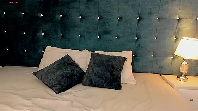 LiilyAdams online show from November 2025 08:09:01 PM