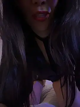 Nicol X online show from November 2025 03:33:02 PM