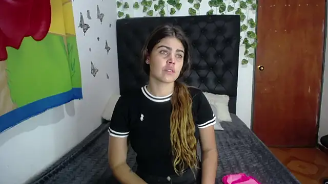 Snapshot of isabel_09 chatting on February 2026 12:48:02 PM isabel 09 online show from February 2026 12:48:02 PM