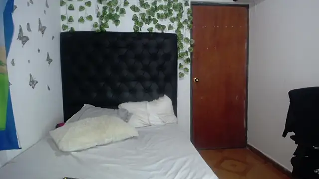 Snapshot of isabel_09 chatting on February 2026 03:21:02 AM isabel 09 online show from February 2026 03:21:02 AM