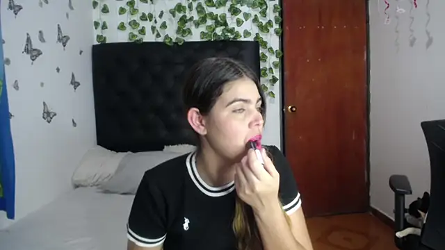 Snapshot of isabel_09 chatting on February 2026 03:02:02 AM isabel 09 online show from February 2026 03:02:02 AM