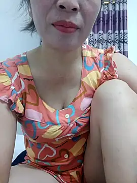 Livelulu online show from October 2025 01:03:01 AM