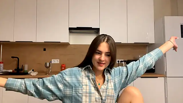 Snapshot of FavorLeila chatting on October 2025 02:14:01 PM FavorLeila online show from October 2025 02:14:01 PM