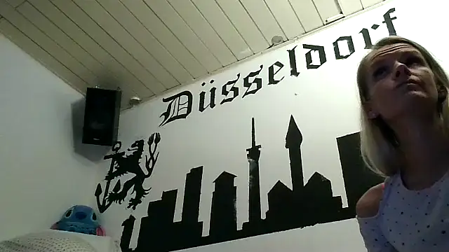 Snapshot of Dark666Sunshine chatting on November 2025 04:23:01 PM Dark666Sunshine online show from November 2025 04:23:01 PM