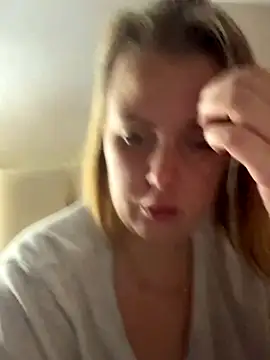 Piccolamonella29 online show from November 2025 02:33:01 AM