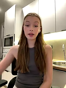 FriendlyFire 18 online show from September 2025 06:22:02 PM