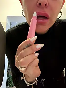 Snapshot of ainaht chatting on January 2026 08:27:01 AM ainaht online show from January 2026 08:27:01 AM