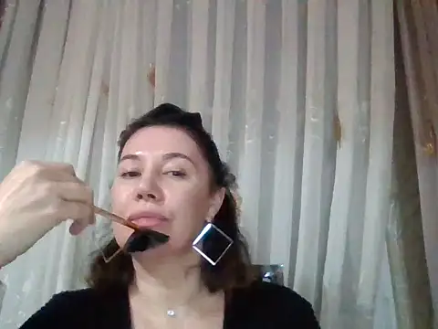 Lomivah online show from November 2025 05:12:02 PM