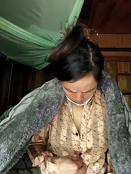 lily-00 online show from November 2025 06:23:02 AM