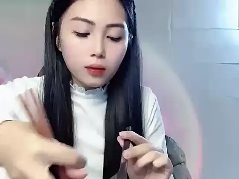 Lyly4757 online show from November 2025 02:17:02 PM