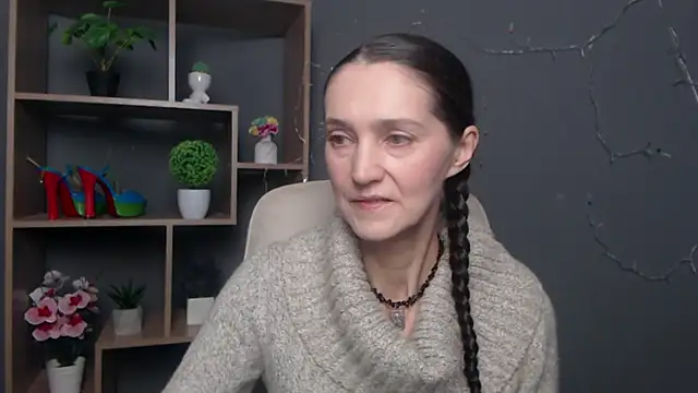 TayaFinch online show from November 2025 01:20:01 PM