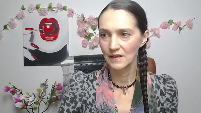 TayaFinch online show from November 2025 01:14:02 PM