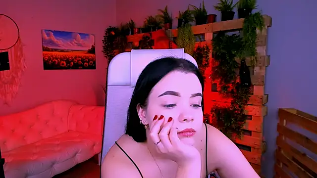 leslierowe  online show from November 2025 01:46:01 PM