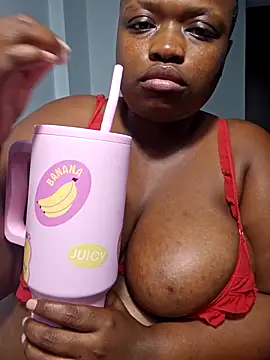 Snapshot of lady-zeei chatting on April 2026 07:58:02 PM lady-zeei online show from April 2026 07:58:02 PM