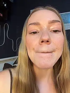 MilaMoone online show from March 2026 10:53:02 AM