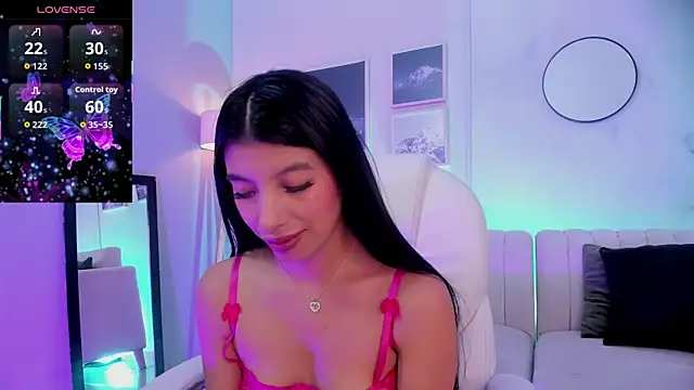 Tiffany Low online show from November 2025 11:34:02 AM