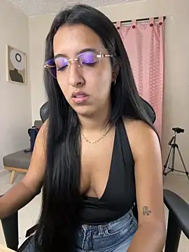 Valerygomez02 online show from October 2025 09:35:02 PM