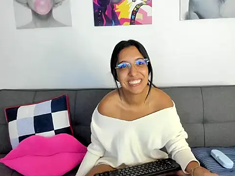 Valerygomez02 online show from March 2026 06:44:02 PM
