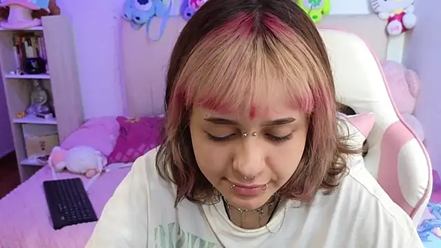 NekoWaifu online show from April 2026 02:01:02 PM