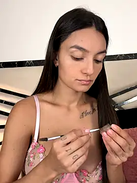 MiaKane99 online show from December 2025 04:33:02 AM