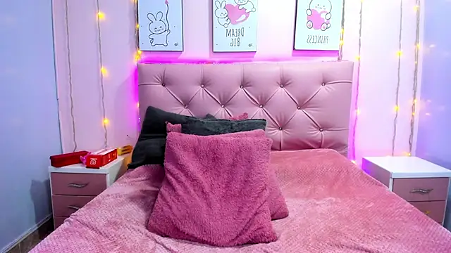 Issaa Tyler online show from February 2026 06:40:02 AM