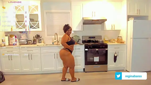 ReginaBans online show from December 2025 12:49:02 AM