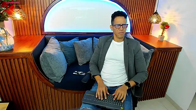 Snapshot of JacobDraven chatting on November 2025 04:23:01 AM JacobDraven online show from November 2025 04:23:01 AM