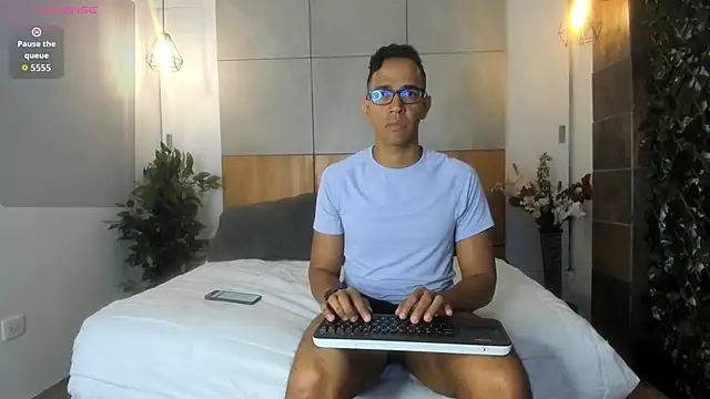 Snapshot of JacobDraven chatting on November 2025 11:43:01 PM JacobDraven online show from November 2025 11:43:01 PM