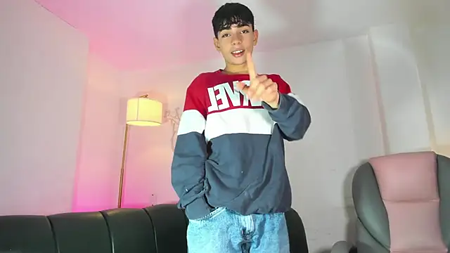 Snapshot of Peter_chase chatting on February 2026 06:23:01 PM Peter chase online show from February 2026 06:23:01 PM