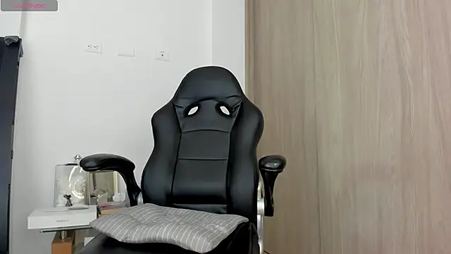 Biscuit oliva online show from October 2025 03:16:02 AM