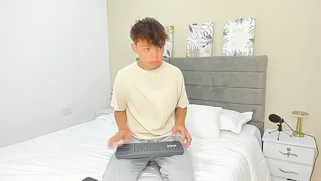 Zacktorres  online show from December 2025 10:26:02 PM