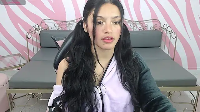 maddie  cute online show from October 2025 08:17:02 PM