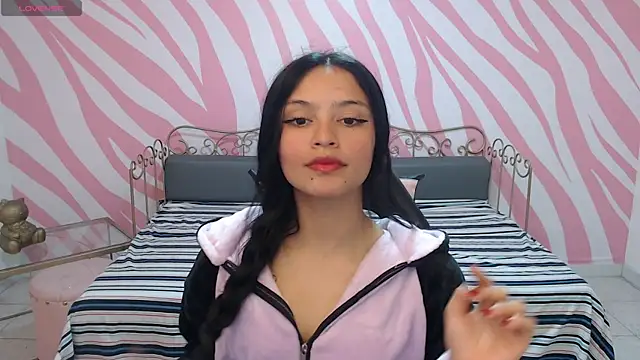 maddie  cute online show from October 2025 08:31:01 PM