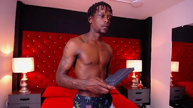 SkylerBigxxx online show from October 2025 07:15:02 PM