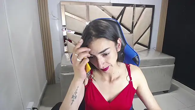 Maily a  online show from November 2025 03:07:01 AM