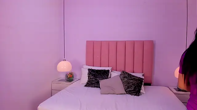 Amy Ferreira online show from November 2025 10:19:02 PM