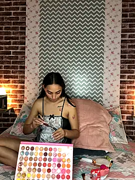KaMila M00N online show from September 2025 04:32:02 PM