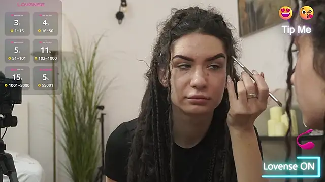 adisson fox online show from November 2025 07:25:01 AM