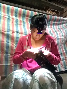 Snapshot of Qinjid002 chatting on October 2025 03:48:01 AM Qinjid002 online show from October 2025 03:48:01 AM