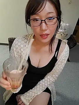 M Kaede online show from October 2025 07:36:02 PM